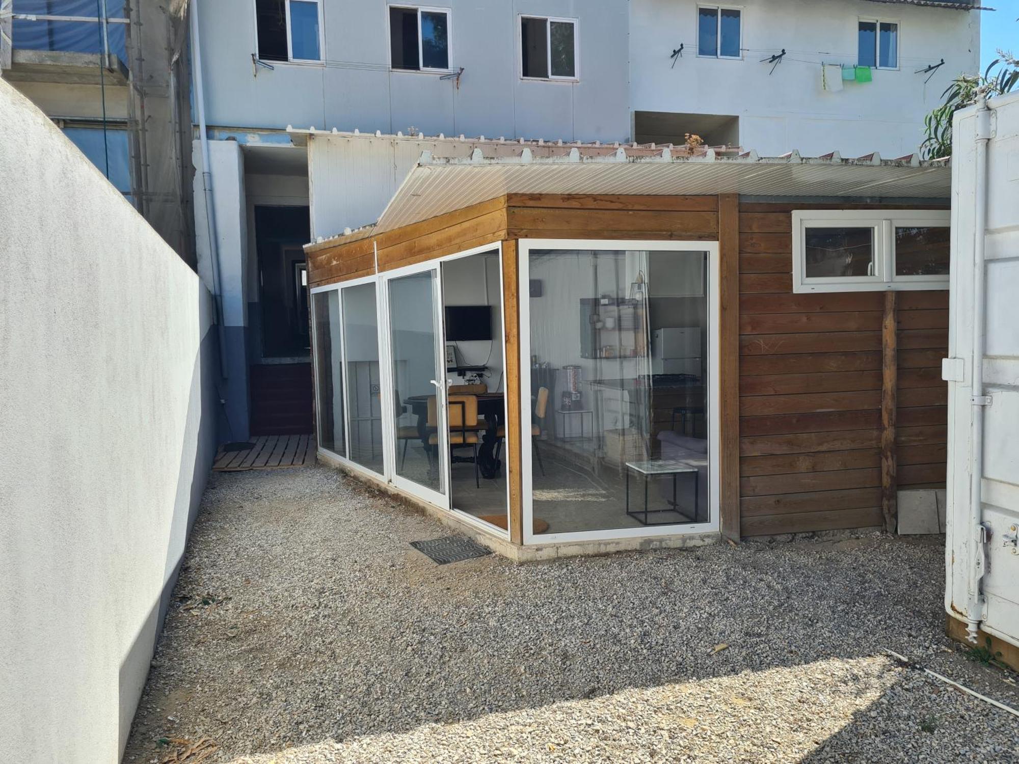 リスボン Casa Vale Ecotainerホステル エクステリア 写真