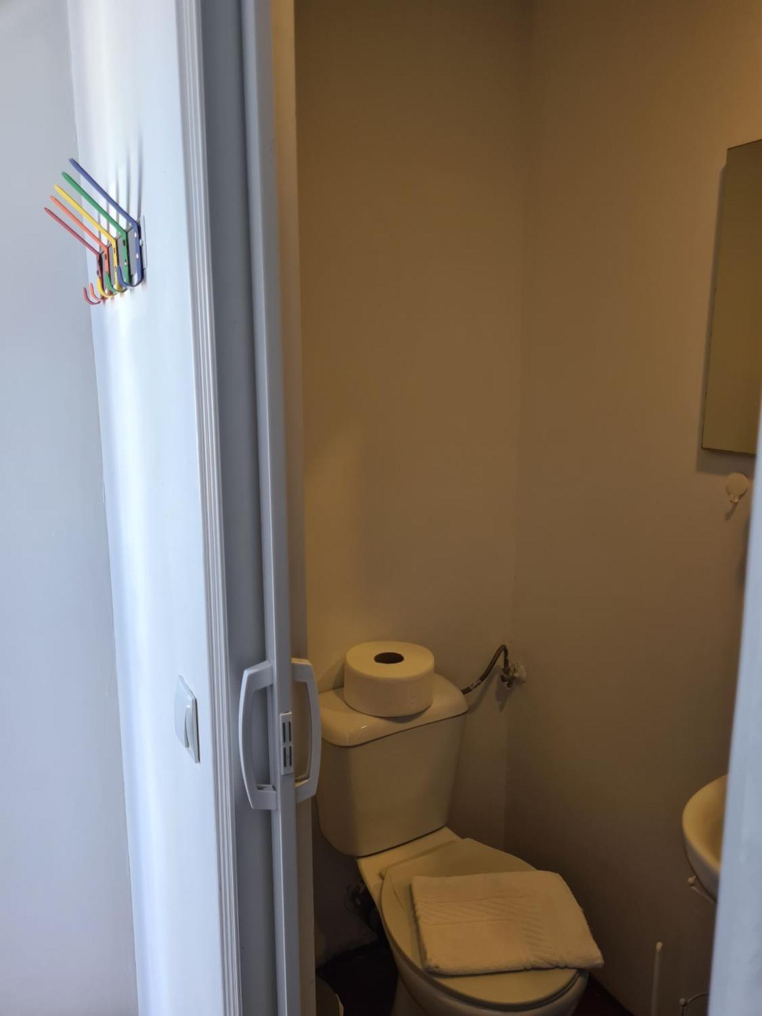 リスボン Casa Vale Ecotainerホステル エクステリア 写真